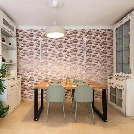 The 2nd Corner: Ideal For Groups Malaga